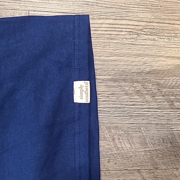 Simply Southern LIGHT UP the DARKNESS Navy Long Sleeve Top Size Small - Picture 7 of 7